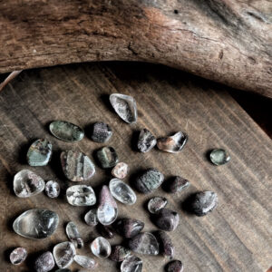 🌕「穿透之石」巴西淨體幽靈水晶大顆碎石。 Phantom Quartz Tumbled Stone