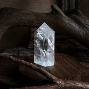 🇧🇷巴西透體單尖白水晶柱帶彩虹光。Quartz Crystal Pillar