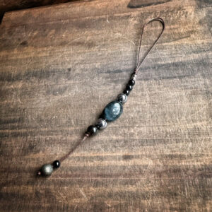 🇿🇦「眉心輪」藍虎眼·太赫茲·黑碧璽礦石手機吊飾。