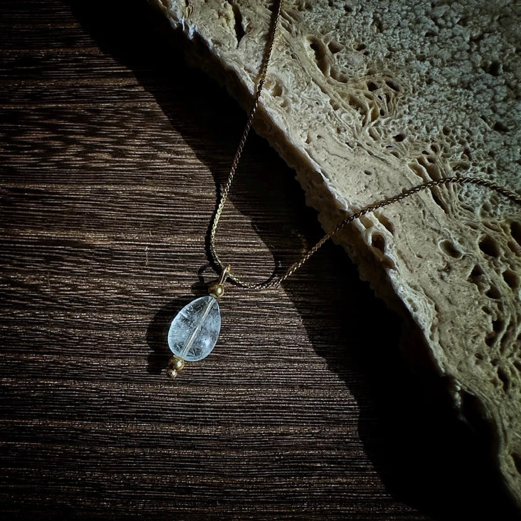 🌊 「無畏與平靜」巴西海藍寶極簡18K金不鏽鋼項鍊。Aquamarine Bracelet